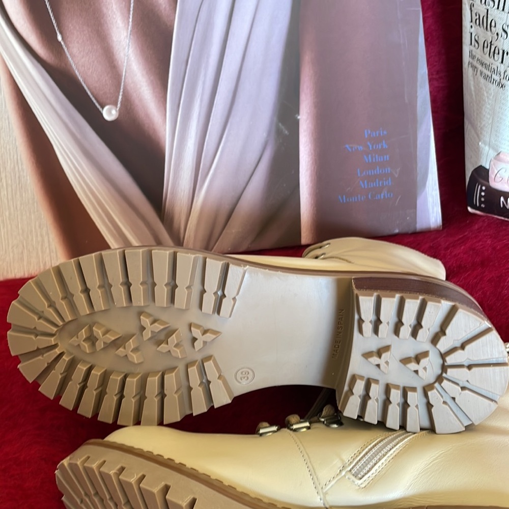 Bertuchi Almond/Cream Leather Lug Sole Lace-up Combat Boots made in Ital… - Picture 7 of 11